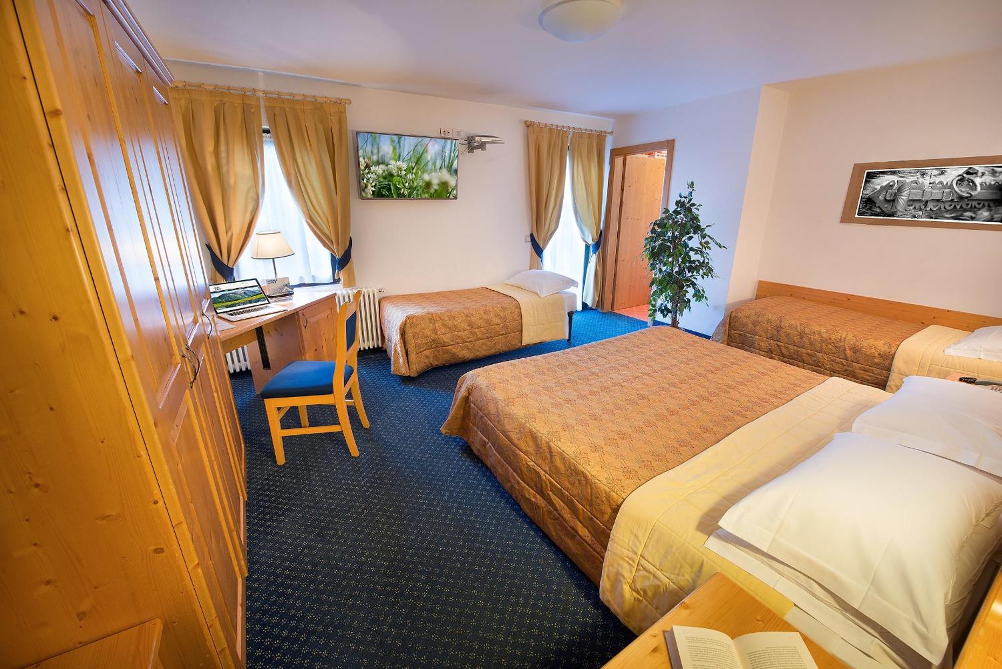 Hotel Cristallo Пейо Номер фото